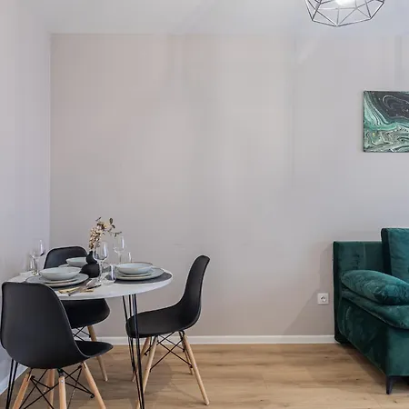 Cozy Cityscape - Near Coresi Mall #brasov Apartment *